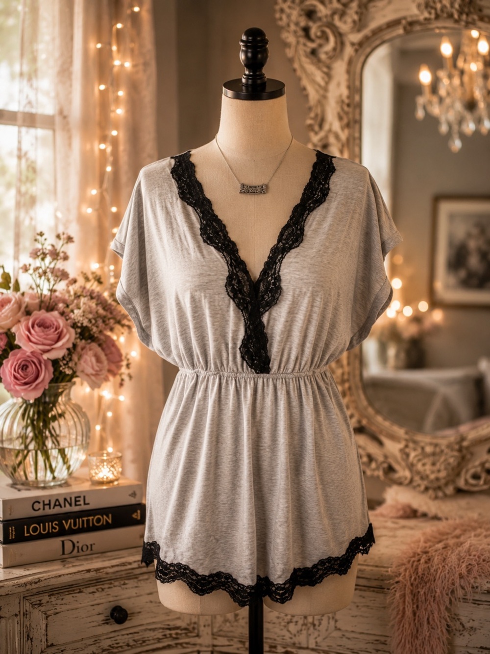 Vintage Y2K babydoll Women’s Gray Tunic Top with Black Lace Trim